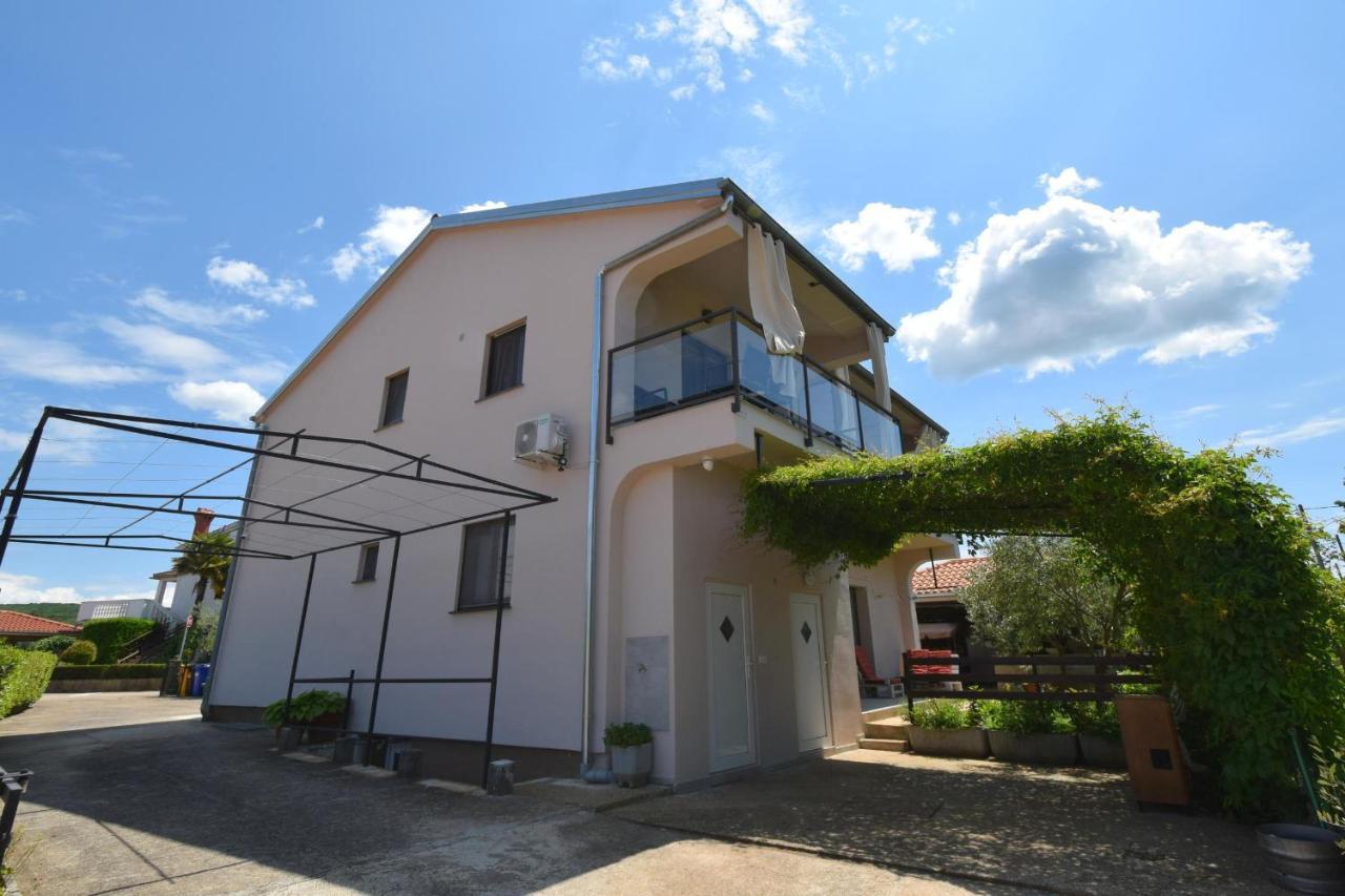 Apartments Aki Malinska Exterior foto